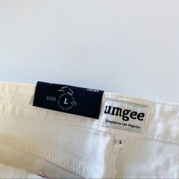 Umgee | Embroidered Floral White Denim Mini Skirt High Waisted Pockets Frayed - Picture 11 of 13